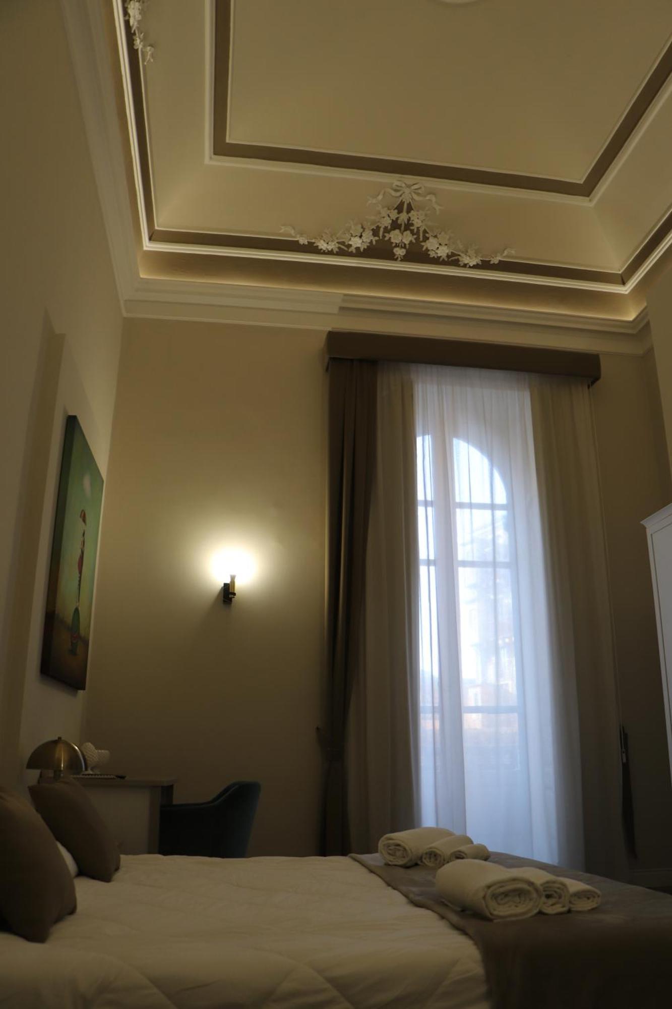 Domus Iole Appartamento Nel Centro Storico CTA Exteriör bild